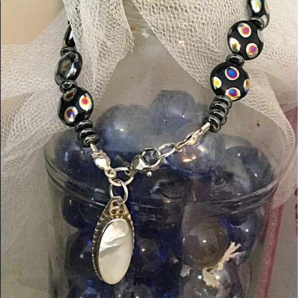 SUMMER SPECIAL 🎄 Metallic Statement Bracelet Mother of Pearl Charm. - Picture 10 of 10